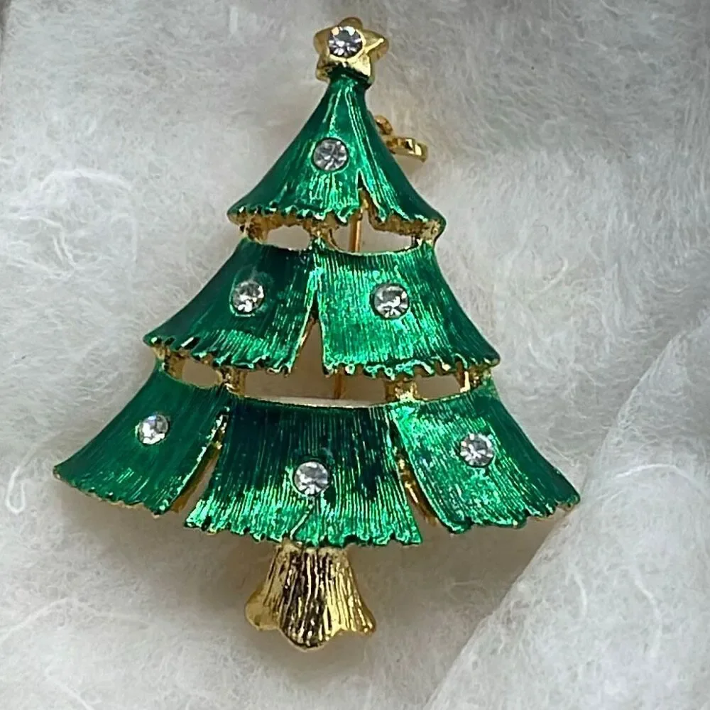 Vintage Christmas tree enamel rhinestones brooch.